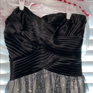 sleeveless black prom dress